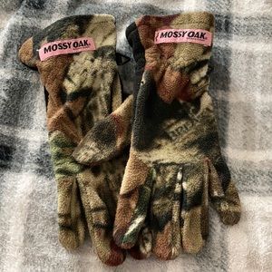 Mossy Oak Camo gloves